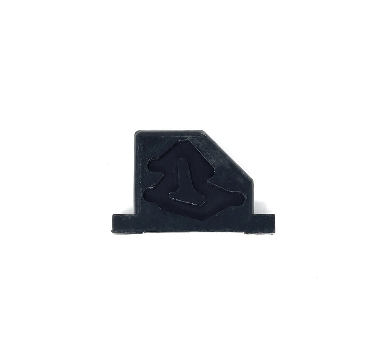 MT-RSR 760147 black cam mounting block side view on white background