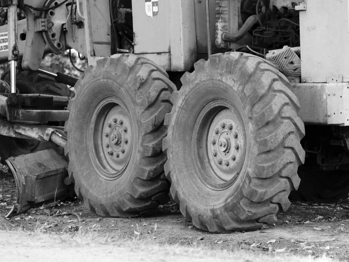 Coats CHD-9041 HD Truck and Agricultural Tire Changer