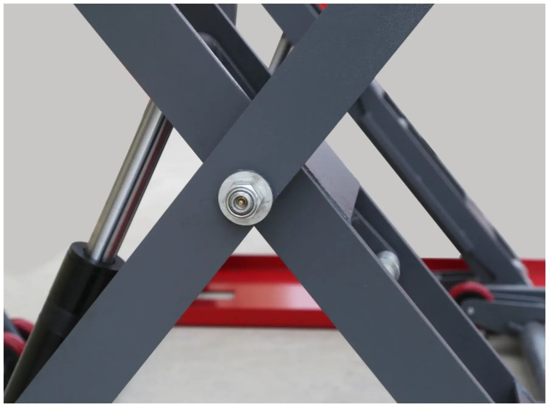 Fortisky FSL-MR80 scissor arm pivot and bushing close-up