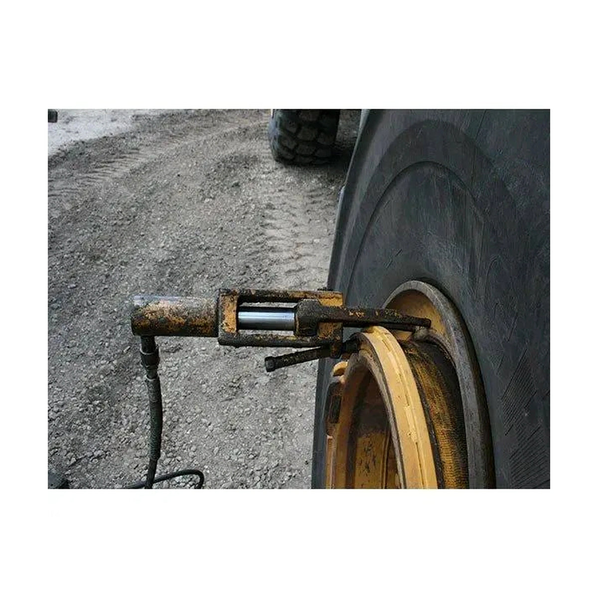 AME 11000 Giant Tire Bead Breaker (For 5 Piece Wheels)