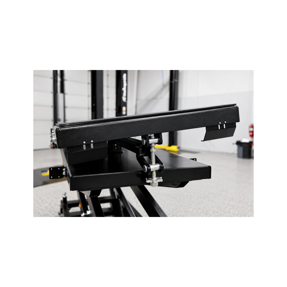 Challenger BT3300 3.3K Power Train Lift Table 110V
