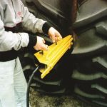 ESCO 10106 bead breaker breaking the inner bead on dual tractor tires