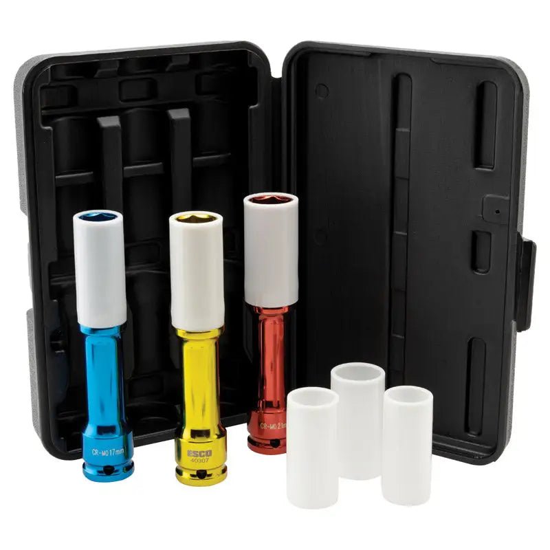 wheel lug socket set with protective sleeves