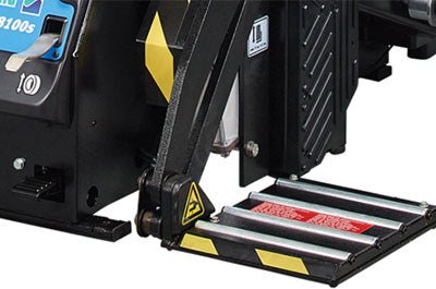 Hofmann Monty 8100S Center-Post Tire Changer 30 Inch Rim