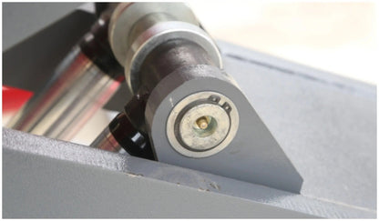 Close-up of scissor pivot roller on Fortisky FSL-FR90 lift