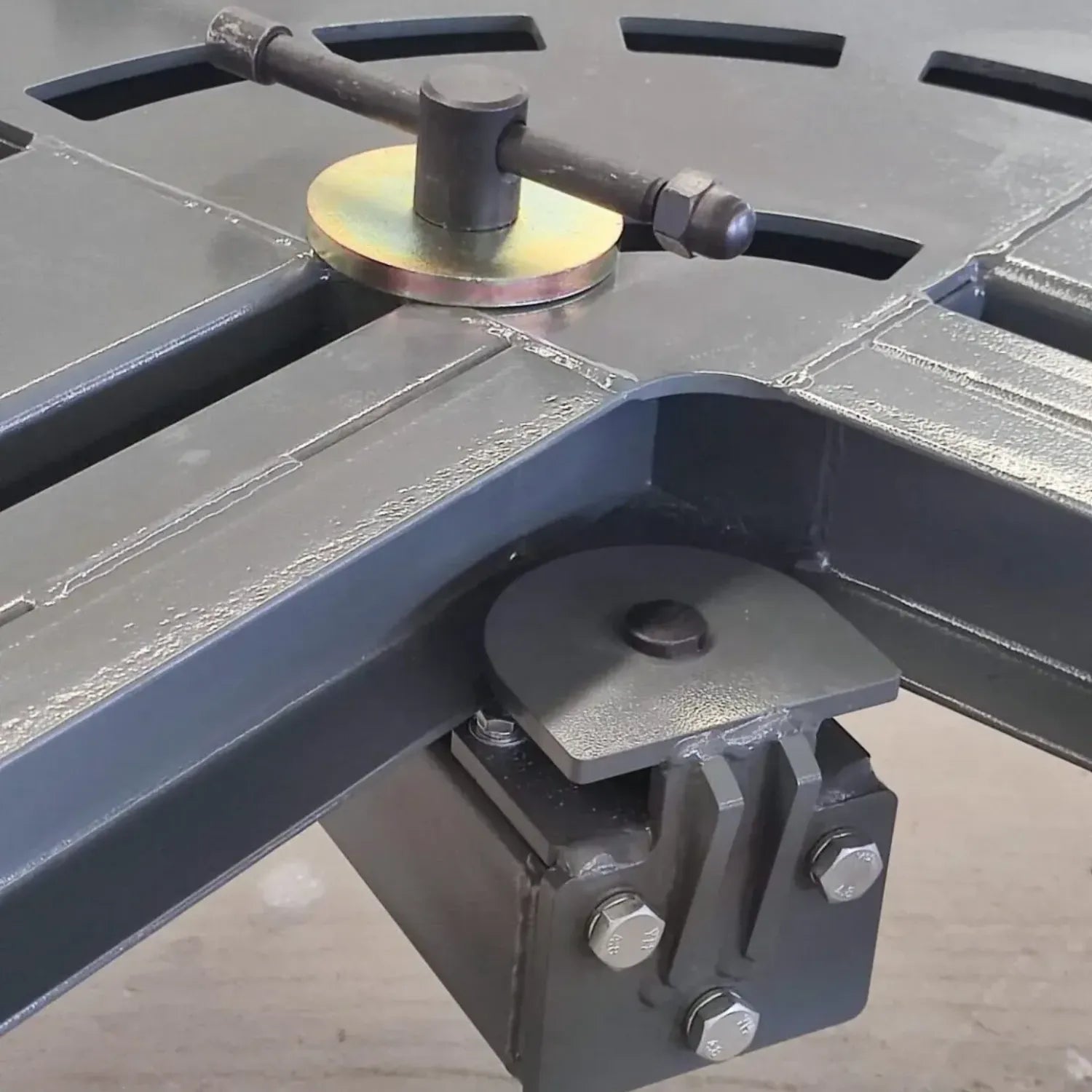 Katool KT-299U – Frame Machine (10-Ton, 20 ft, Tilt Deck)