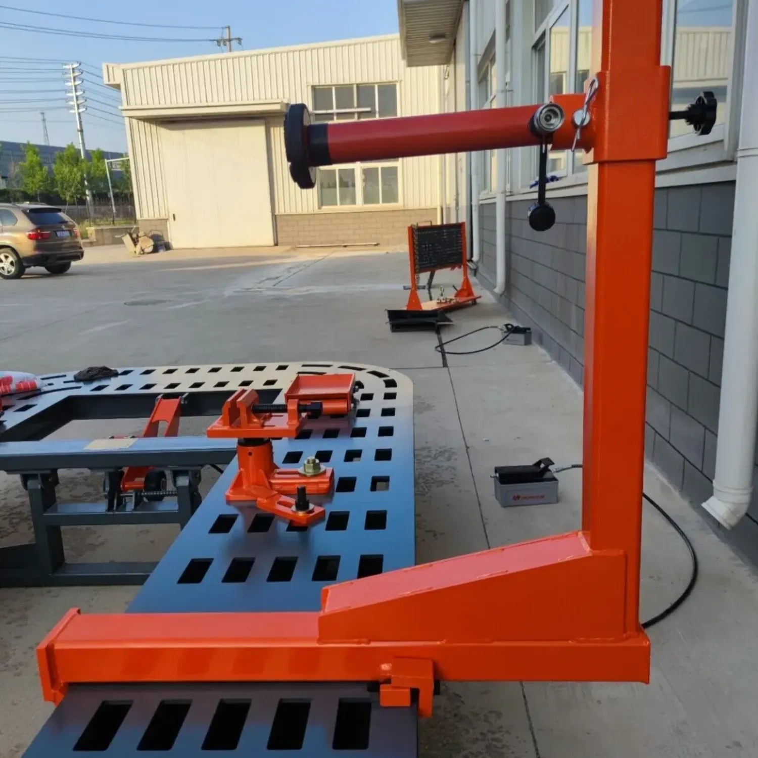 Katool KT-299U – Frame Machine (10-Ton, 20 ft, Tilt Deck)