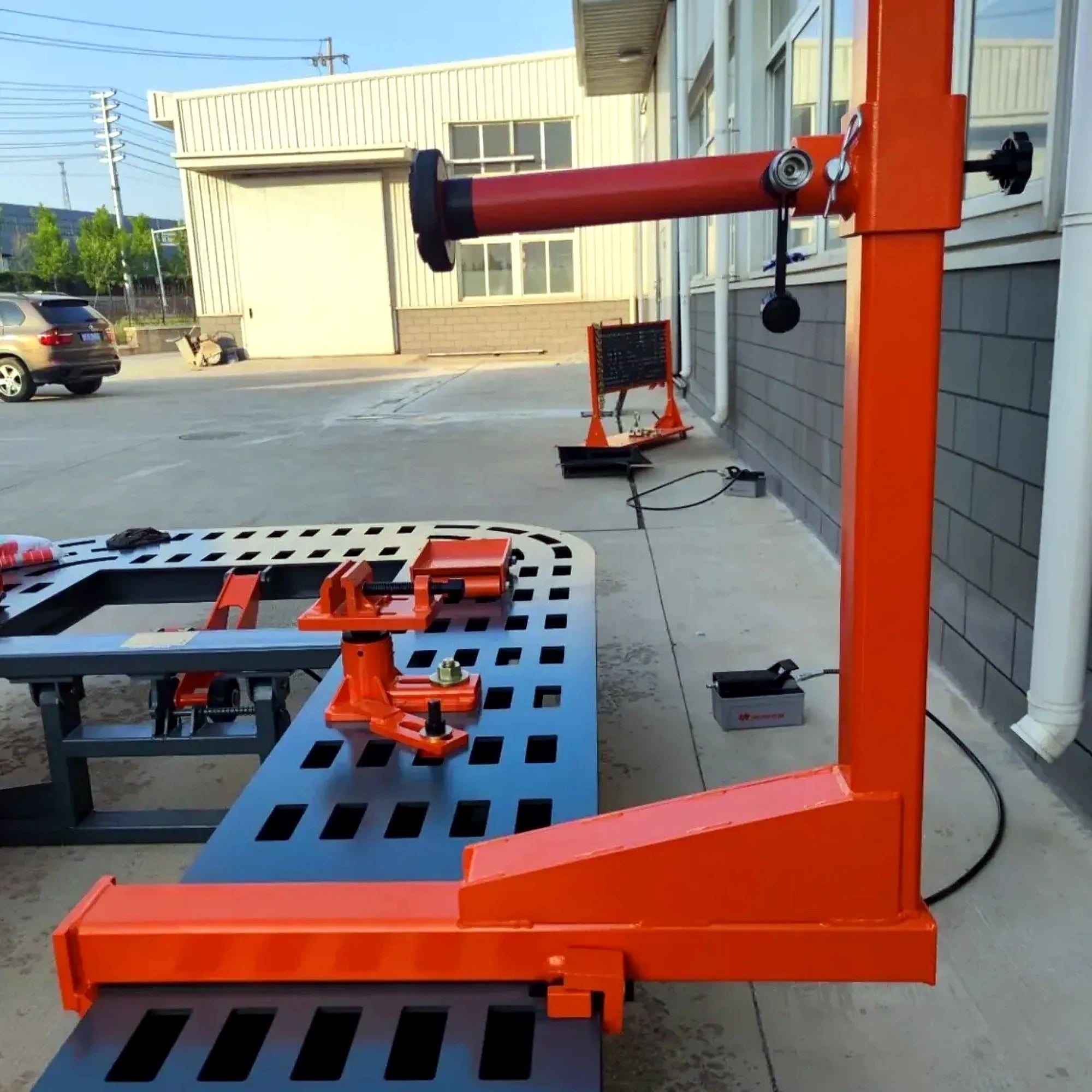 Katool KT-299U – Frame Machine (10-Ton, 20 ft, Tilt Deck)