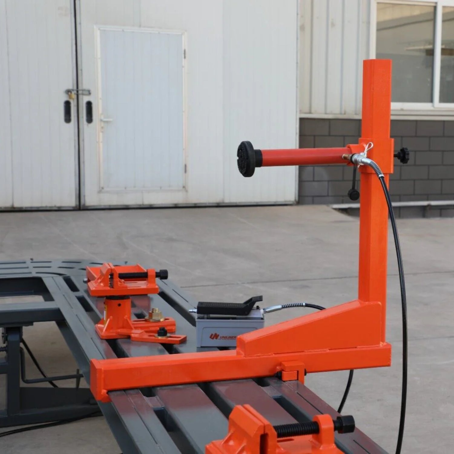 Katool KT-198L – Auto Body Frame Machine (7700 lb, 100 kN)